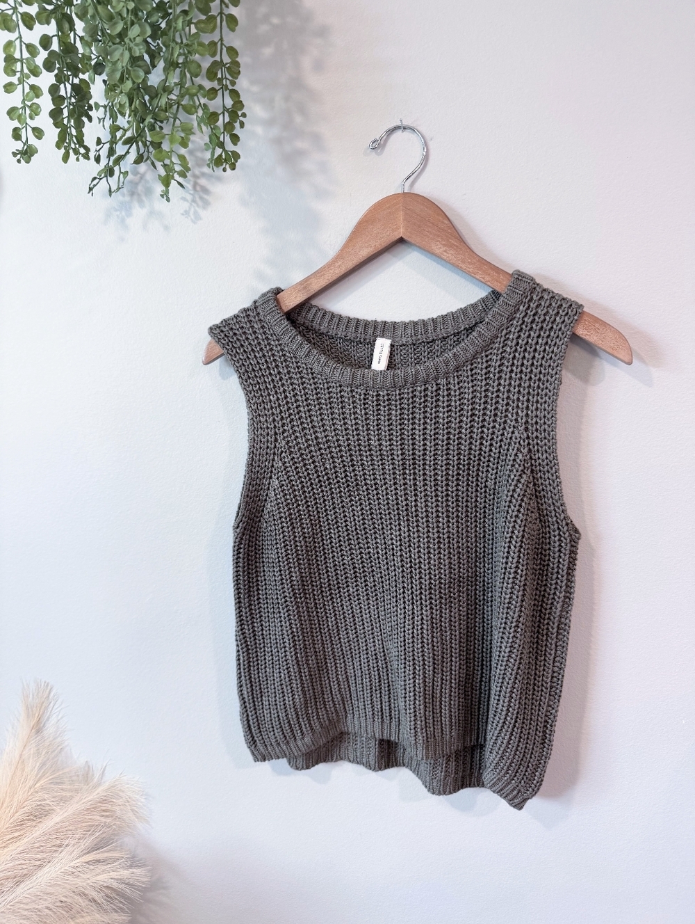 Gentle Fawn Sleeveless Knit Crop Tank - Grey/Olive Green Sz M